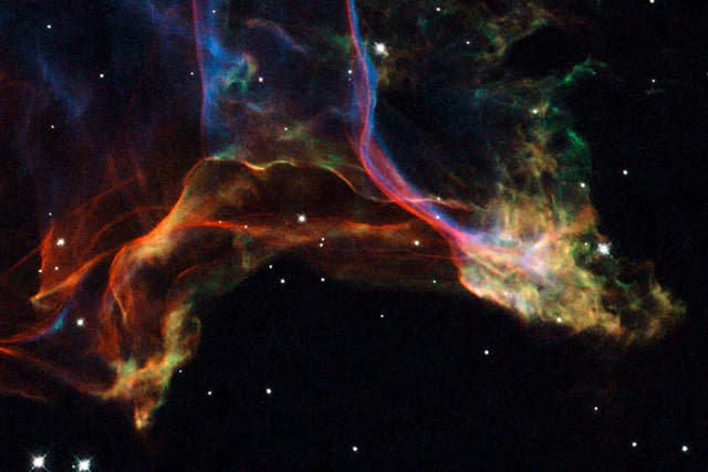 <p>Twisted shockwaves and gases from an exploded star</p>